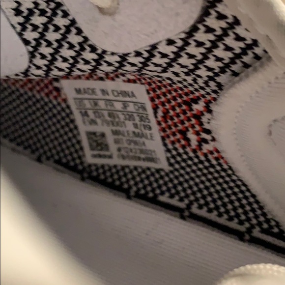 Yeezy 350 V2 Zebra Boost Adidas - Picture 8 of 8